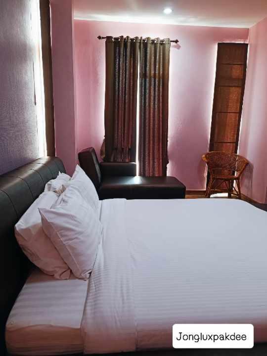 Jong Lux Pak Dee Bed & Breakfast Uttaradit Eksteriør bilde