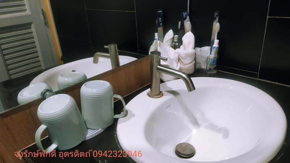 Jong Lux Pak Dee Bed & Breakfast Uttaradit Eksteriør bilde